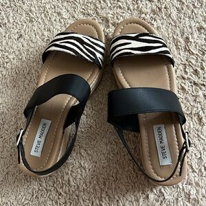 NWT // Steve Madden Fifer Espadrille Zebra Print Platform Sandals